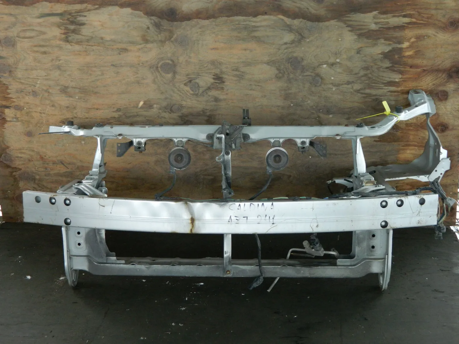 Рамка радиатора TOYOTA CALDINA AZT241 (Контрактный) 94584250