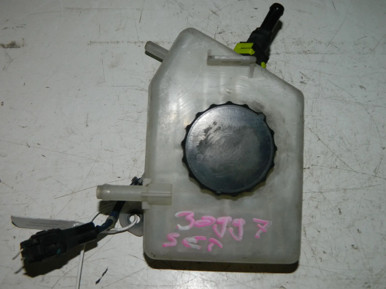 Бачок главного тормозного циллиндра LEXUS LS460 USF40 1UR (Контрактный) 03344760