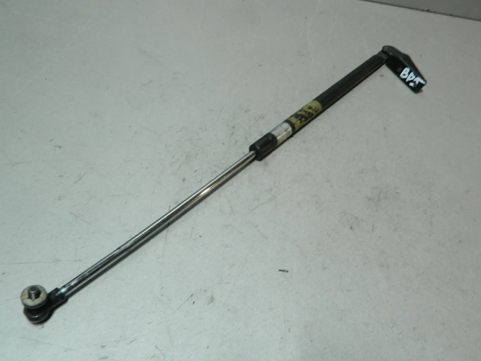 Амортизатор багажника SUBARU LEGACY BP5 Прав (Контрактный) 81532089