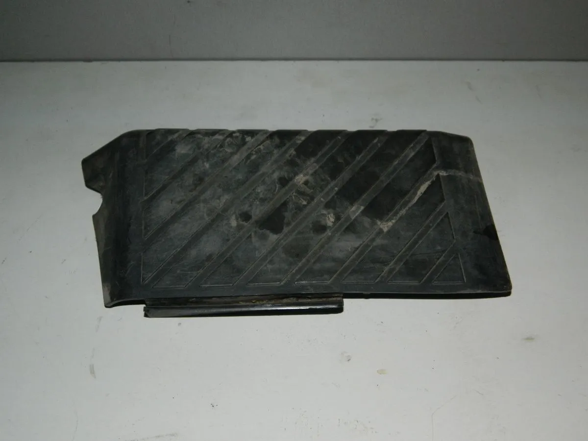 Подставка под ногу AUDI Q7 4L (Б/У)