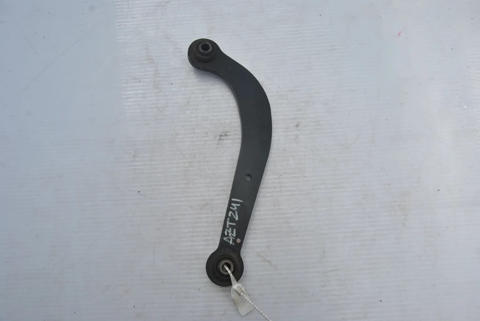 Рычаг подвески TOYOTA CALDINA AZT241 Зад Поперечный (Контрактный) 46091336 4877021010