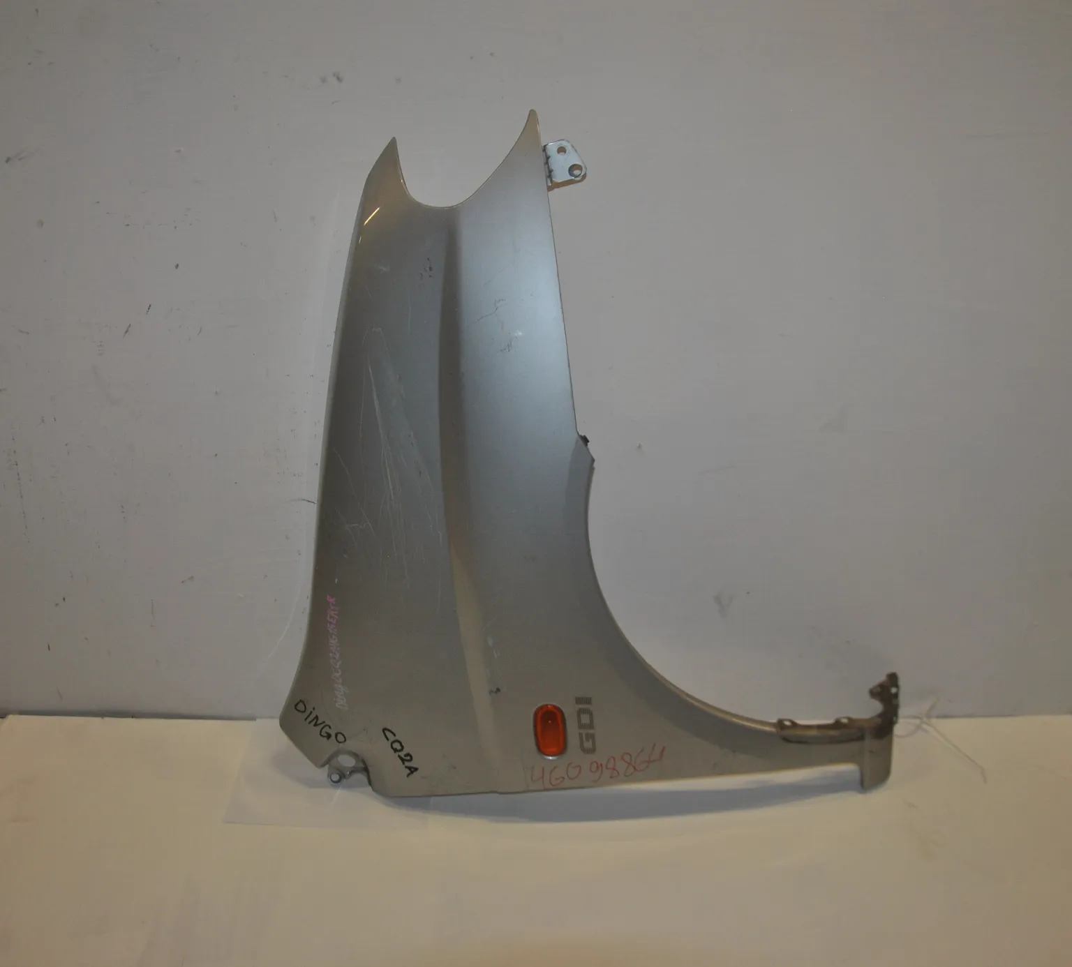 Крыло MITSUBISHI DINGO CQ2A Перед Прав (Контрактный) 46098864