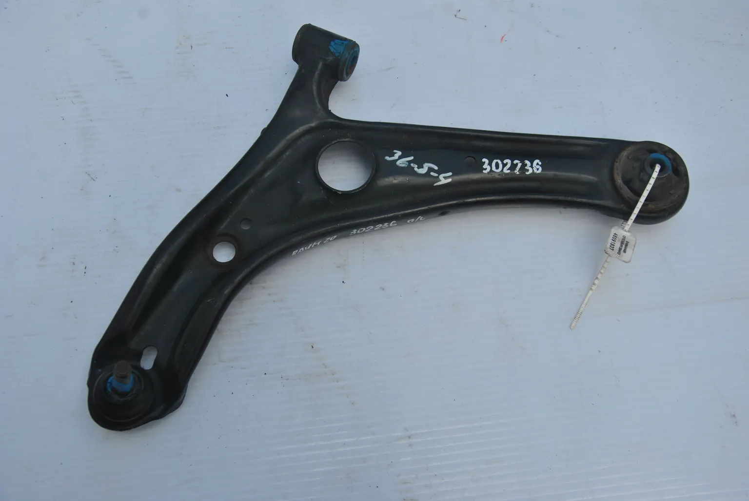 Рычаг TOYOTA RAUM NCZ20 Перед Лев (Контрактный) 46091937