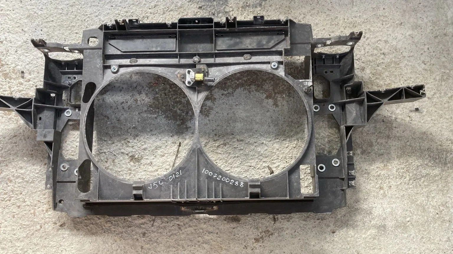 Рамка радиатора NISSAN SKYLINE CROSSOVER J50 (Контрактный) 1007200288