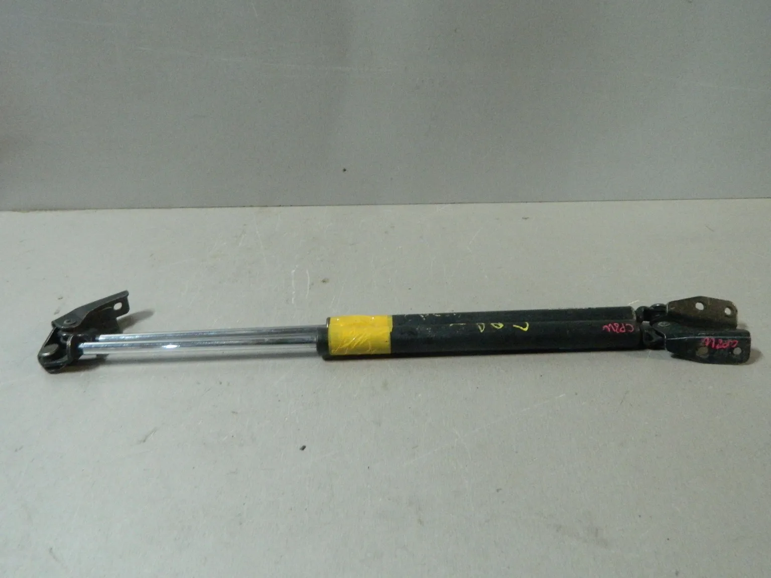 Амортизатор багажника MAZDA PREMACY CP8W (Контрактный) 81532066