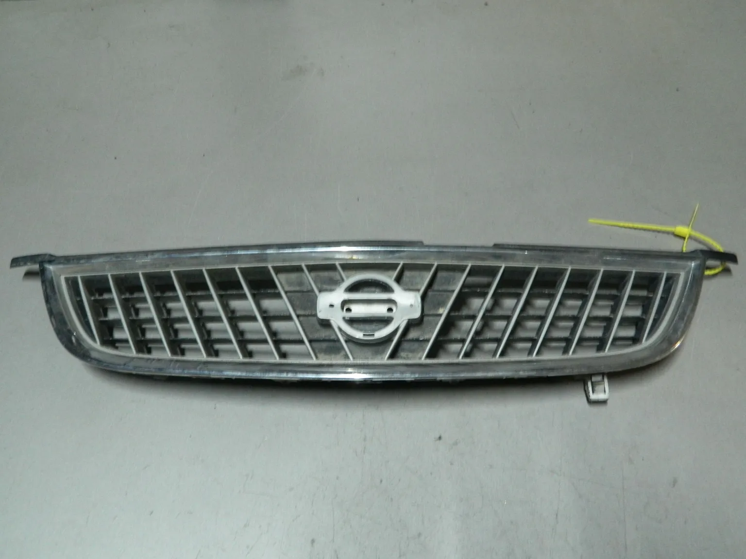 Решетка радиатора NISSAN SUNNY FB15 (Контрактный) 79773510