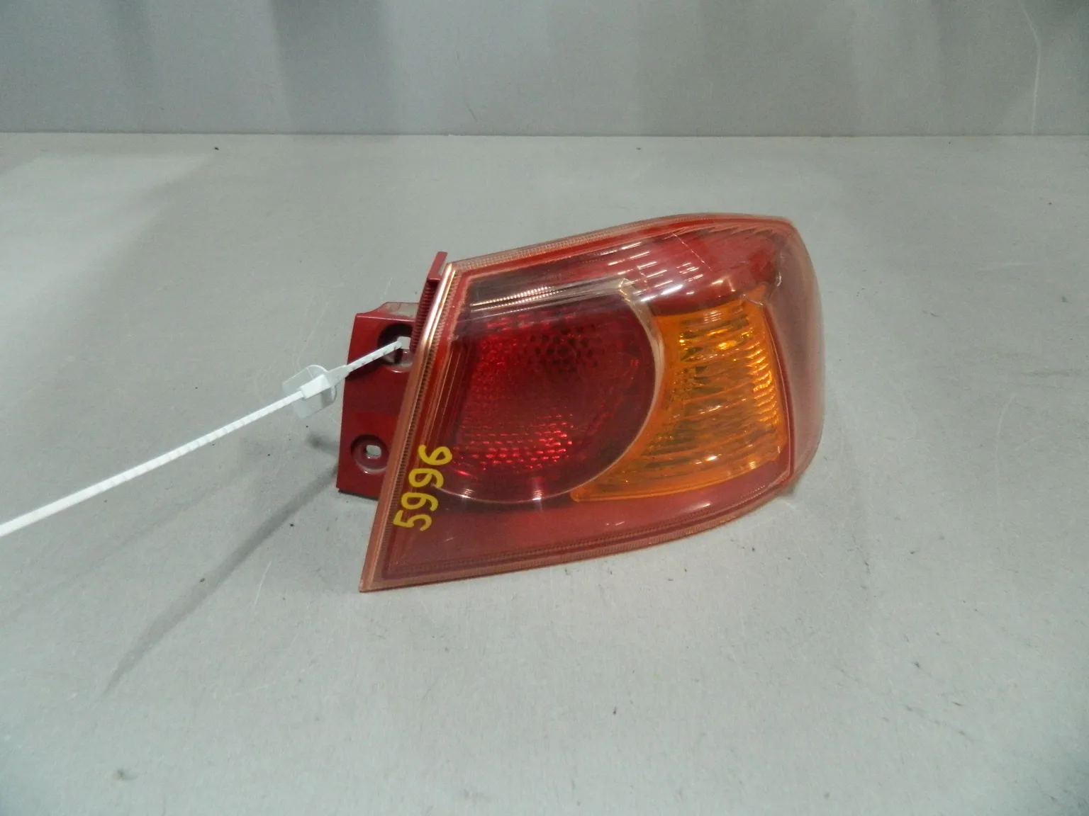 Фонарь MITSUBISHI LANCER X CY4A Зад Прав 5996 (Контрактный) 68000991