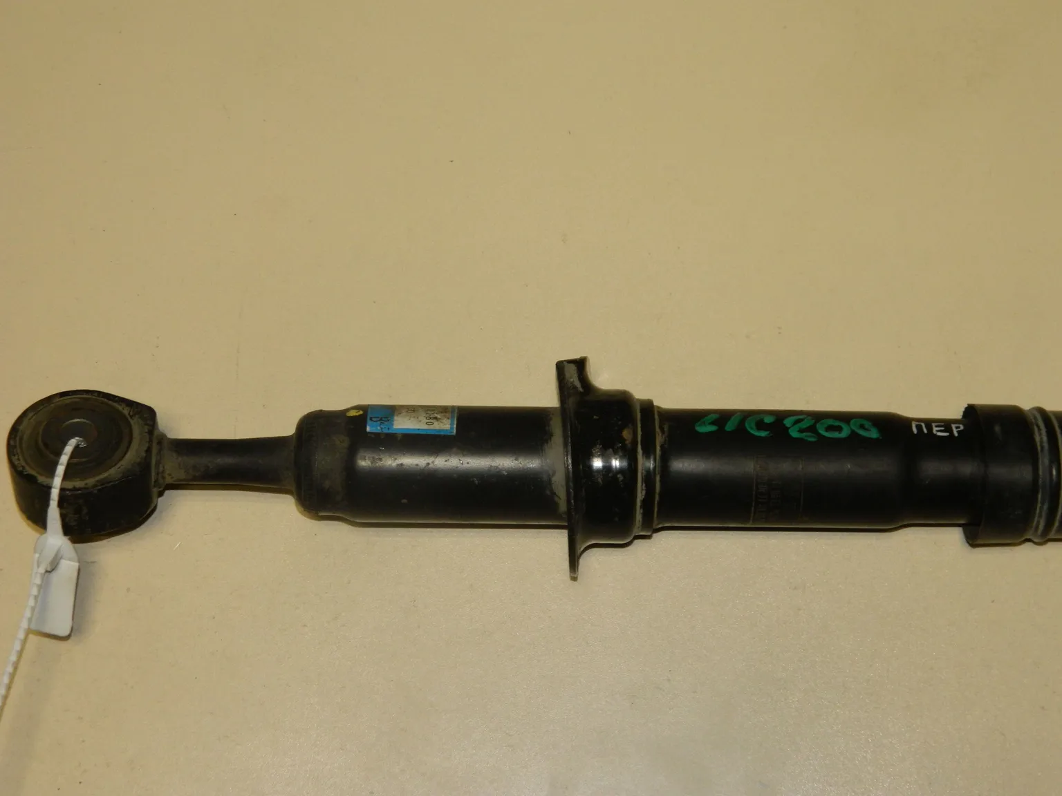 Амортизатор TOYOTA LAND CRUISER UZJ200 Перед (Контрактный)