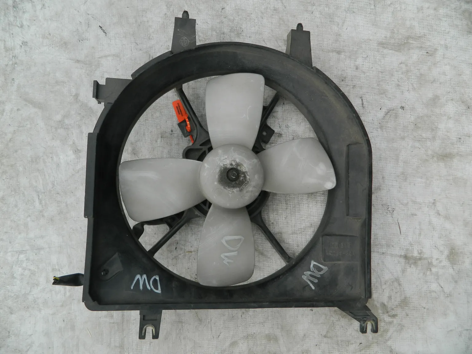 Диффузор радиатора MAZDA DEMIO DW3W (Контрактный) 72367890