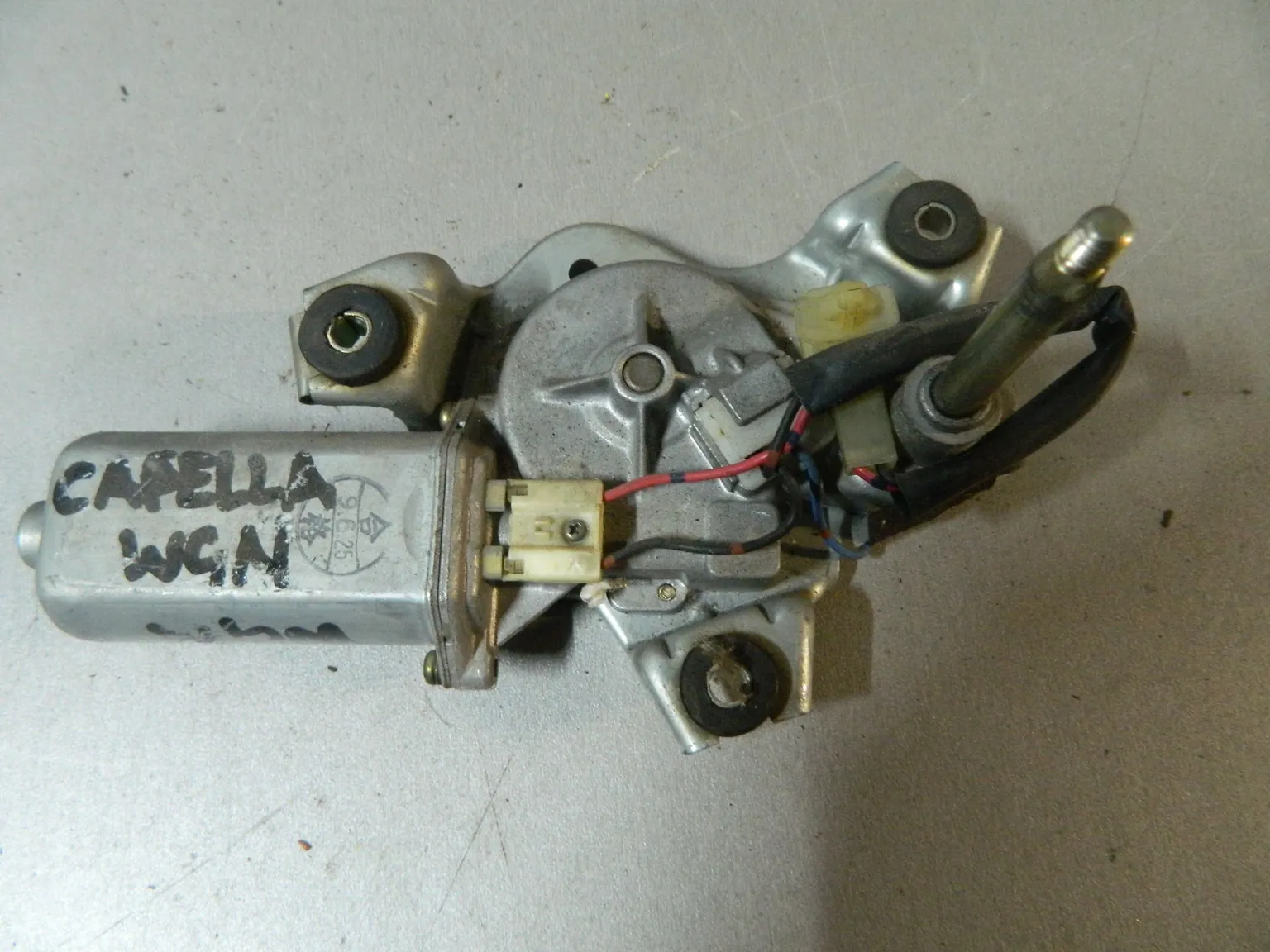 Мотор заднего дворника MAZDA CAPELLA GWER (Контрактный) 81528663