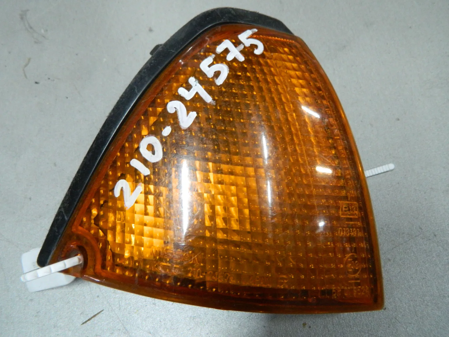 Габарит NISSAN AVENIR W10 Перед Прав (Контрактный) 69586408