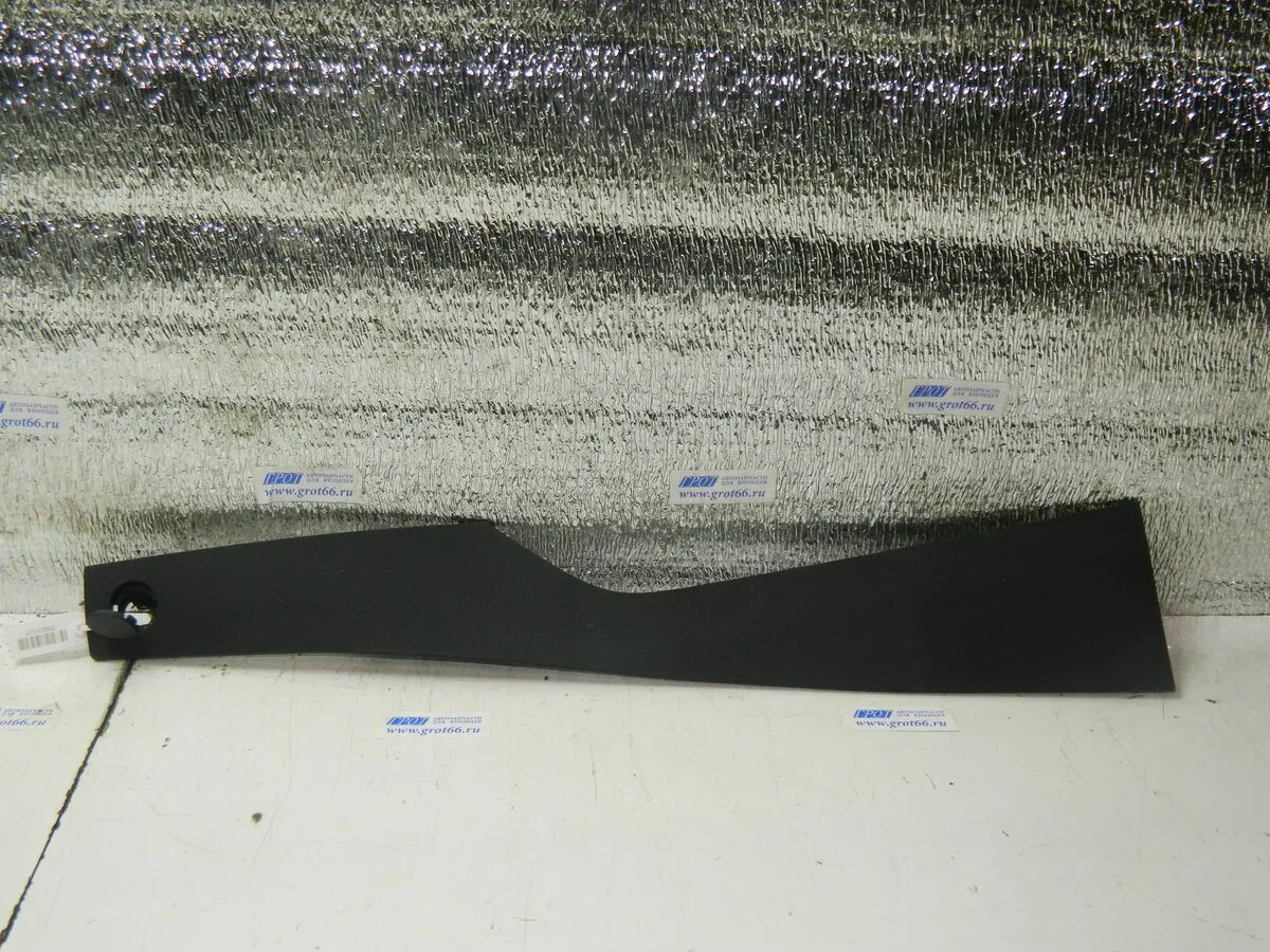 Накладка центральной консоли HYUNDAI EQUUS VI G6DA 2013-2015 Лев (Б/У) 35021121