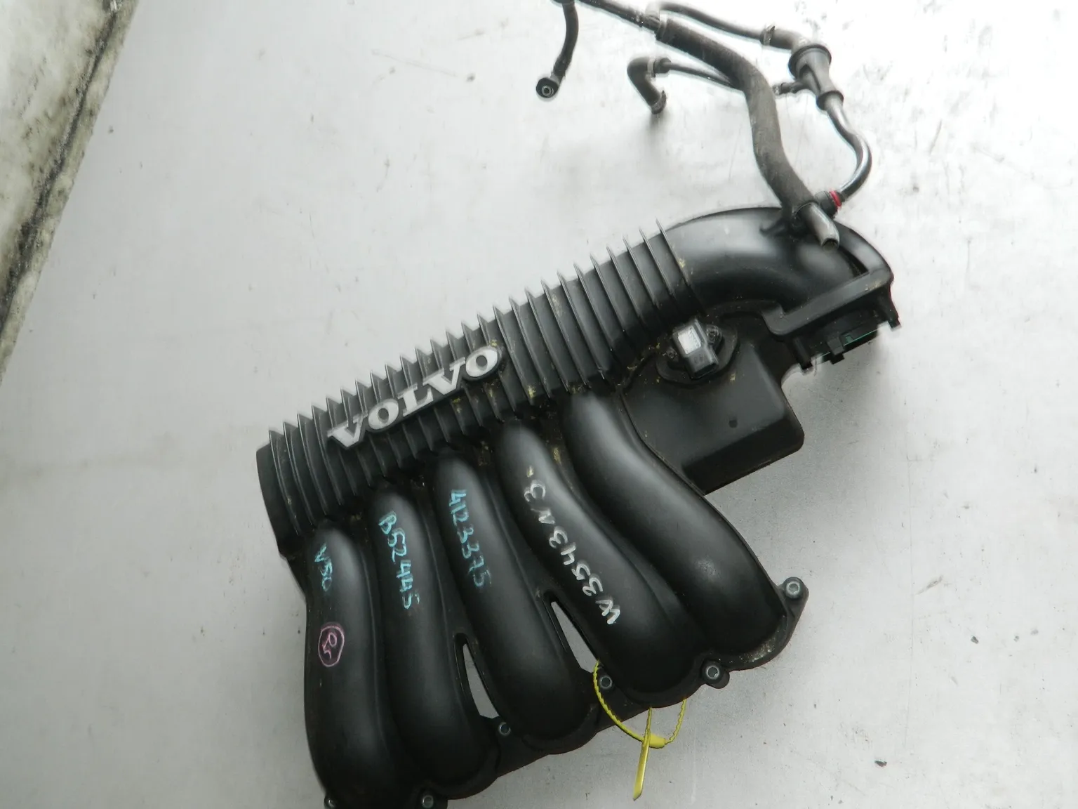 Коллектор впускной VOLVO V50 MW43 B5244S (Контрактный) 94599884