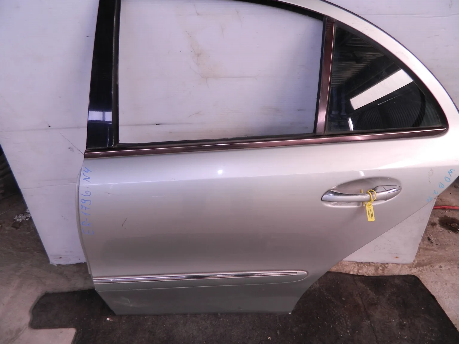 Дверь MERCEDES-BENZ E-CLASS W211 Зад Лев (Контрактный) 64492997