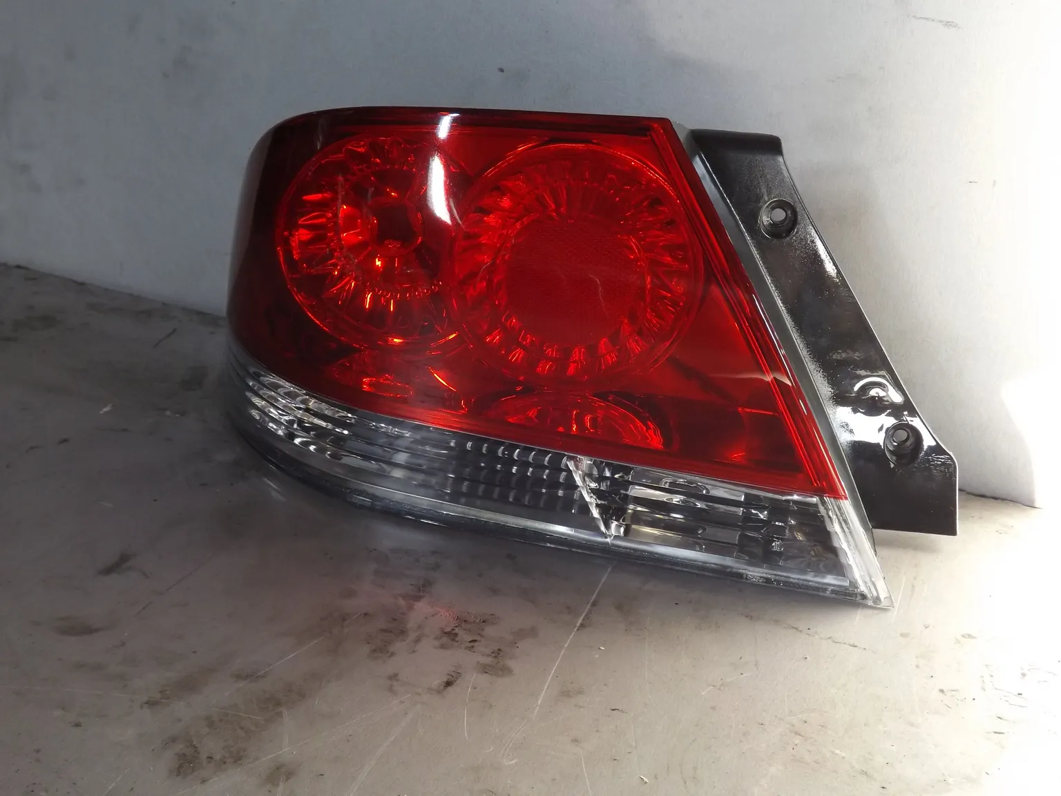 Фонарь ATB 1AML9090L MITSUBISHI LANCER IX 2000-2010 Лев