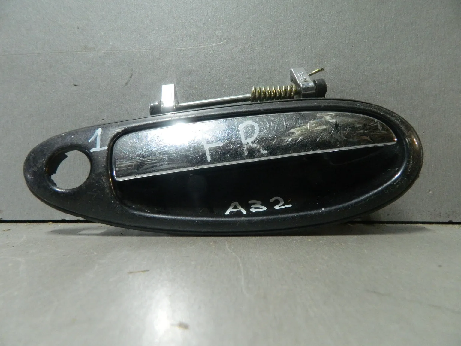 Ручка двери наружная NISSAN MAXIMA A32 Перед Прав (Контрактный) 81528047