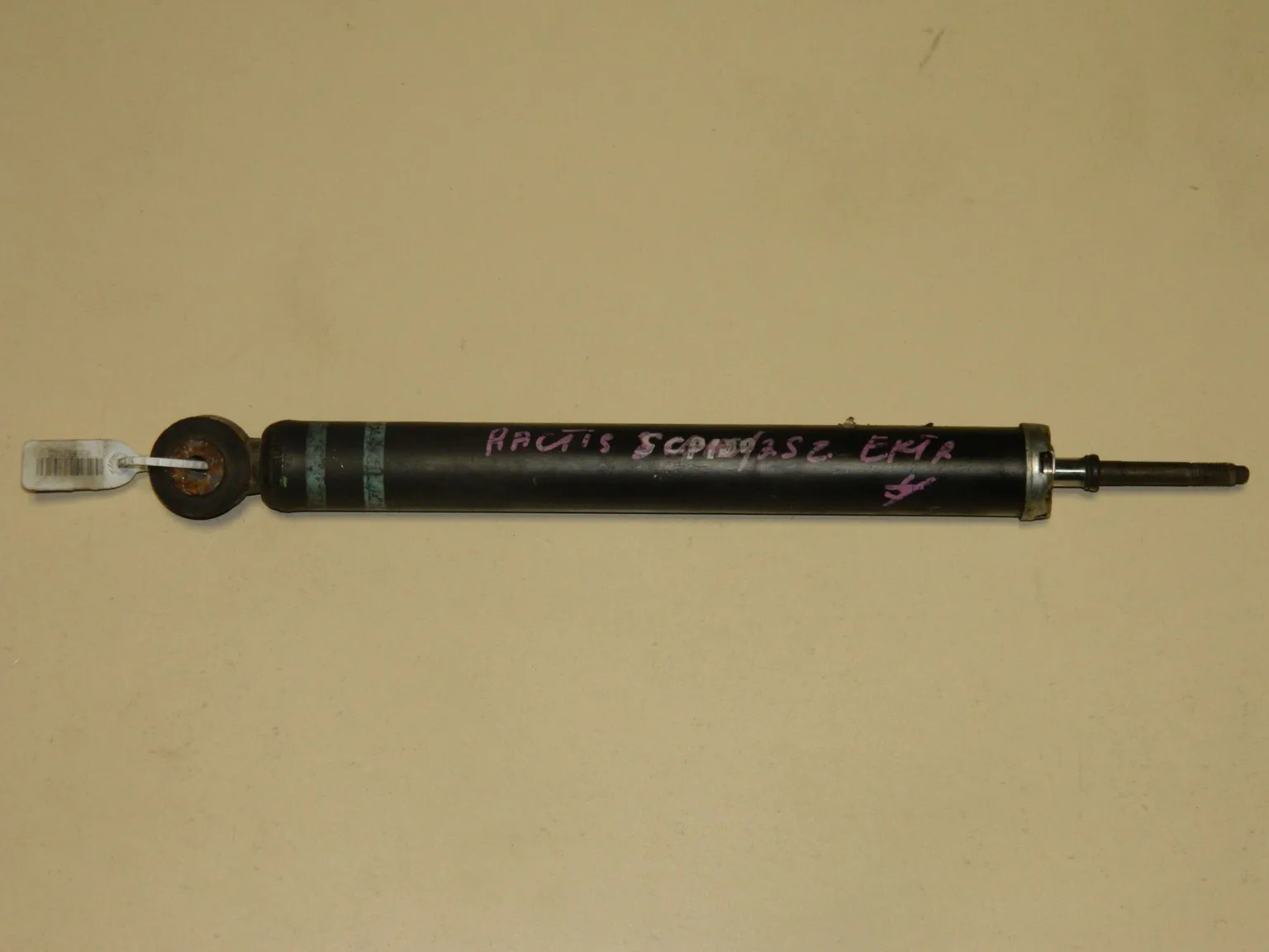 Амортизатор TOYOTA RACTIS NCP100 Зад (Контрактный) 45992140