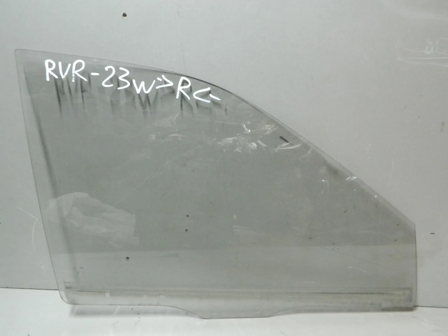 Стекло двери MITSUBISHI RVR N23W Перед Прав (Контрактный) 79590911