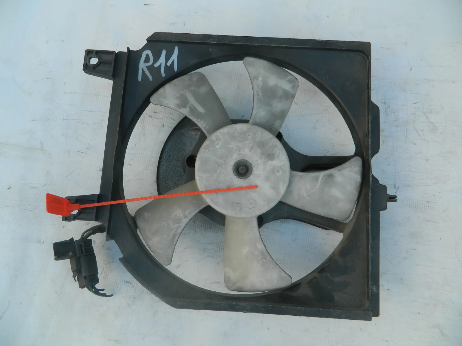 Диффузор радиатора NISSAN PRESEA R11 (Контрактный) 72355276