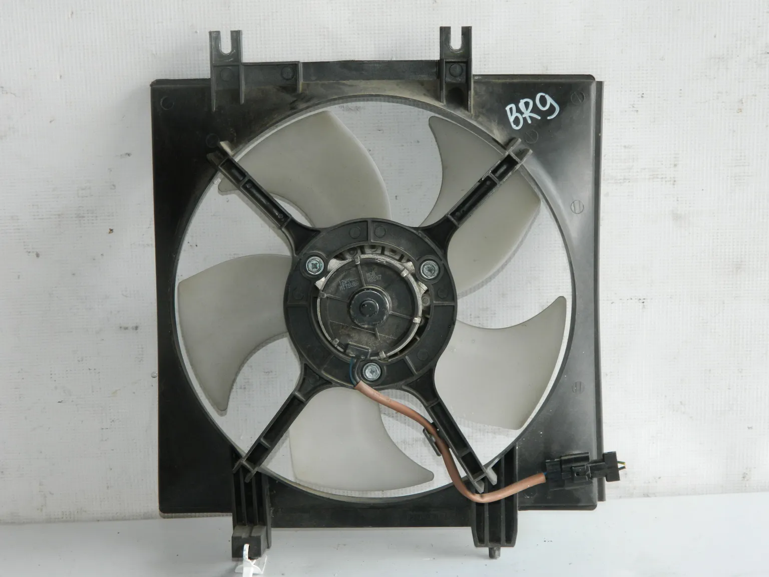 Диффузор радиатора SUBARU LEGACY BR9 EJ25 (Контрактный) 45980088