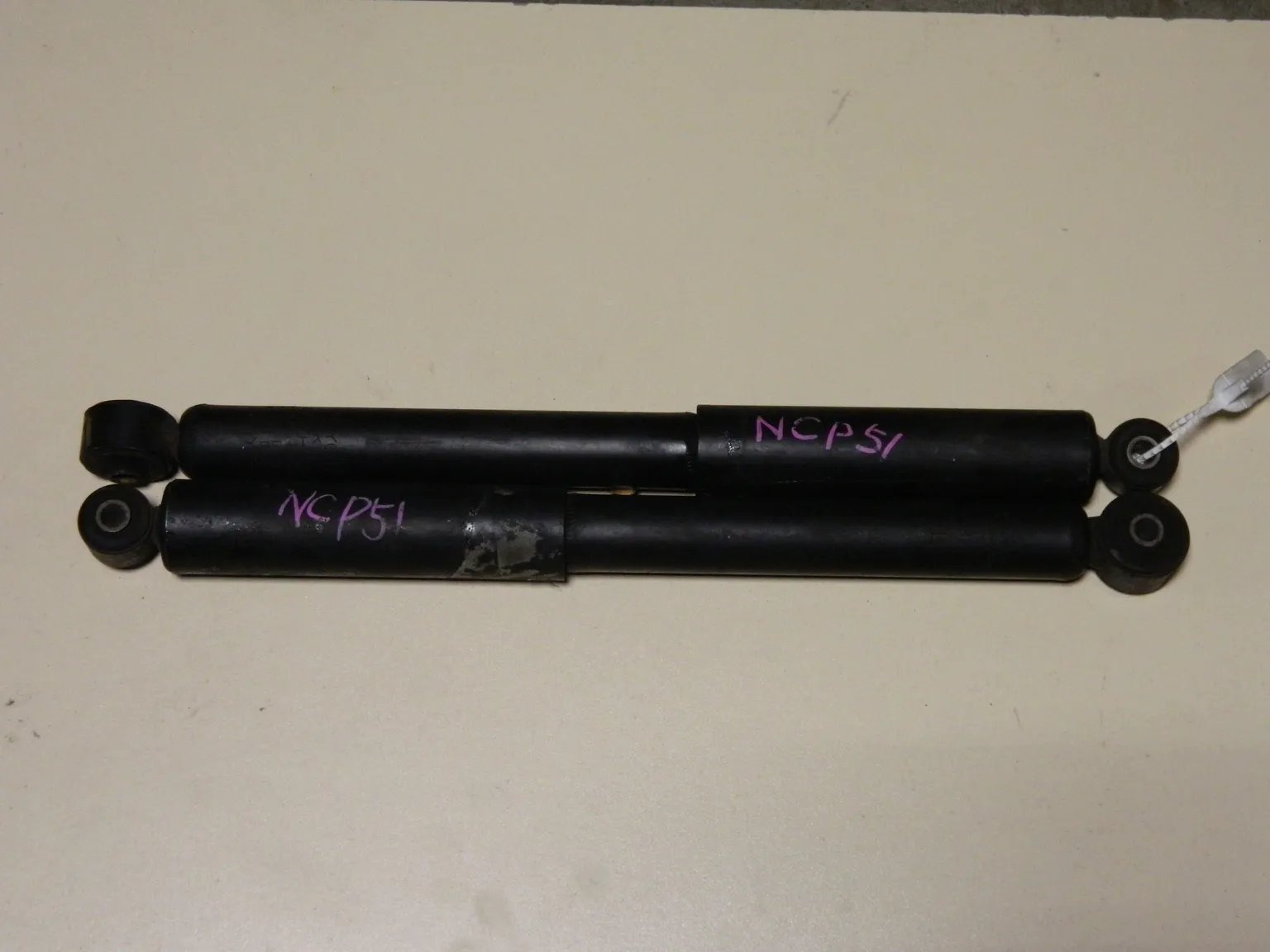 Амортизатор TOYOTA PROBOX NCP51 Зад ПАРА (Контрактный) 45992102