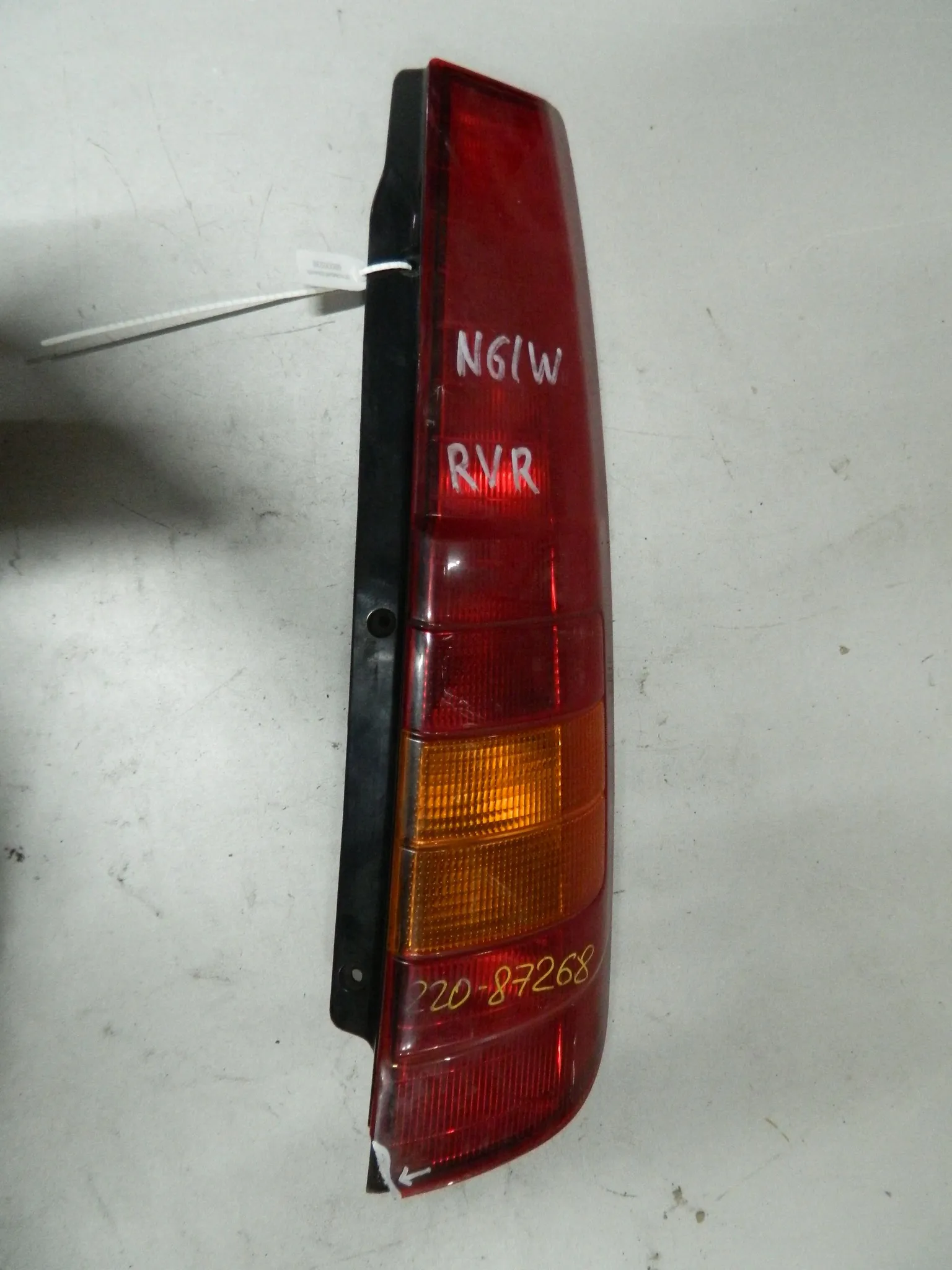 Фонарь MITSUBISHI RVR N61W Зад Прав (Контрактный) 68000939