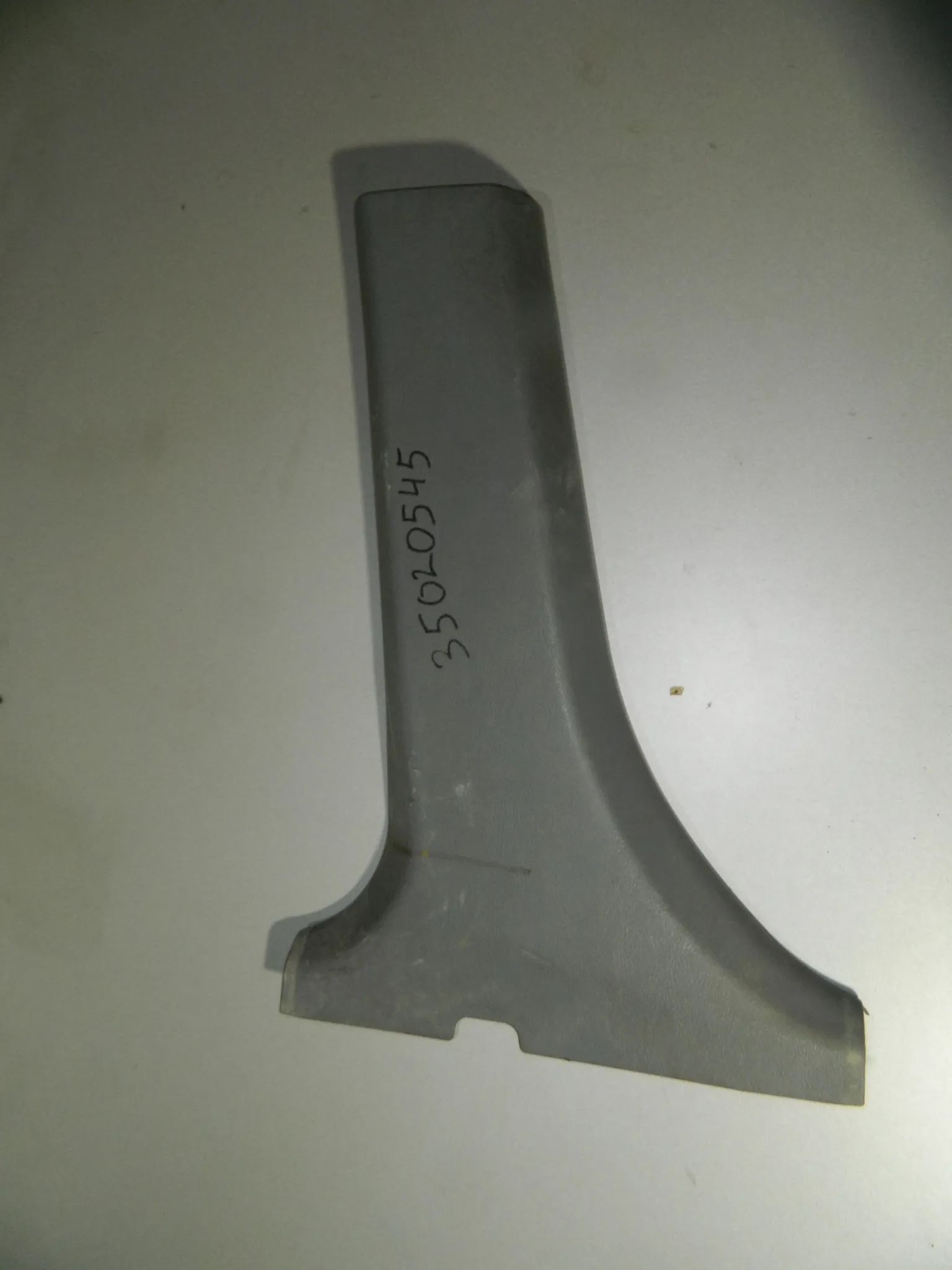 Обшивка средней стойки HYUNDAI ACCENT LC Лев Низ (Б/У) 35020545