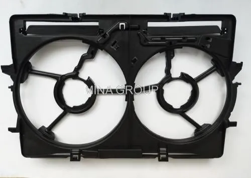 Диффузор радиатора VAG 8K0121207A  AUDI A4 Год 2009