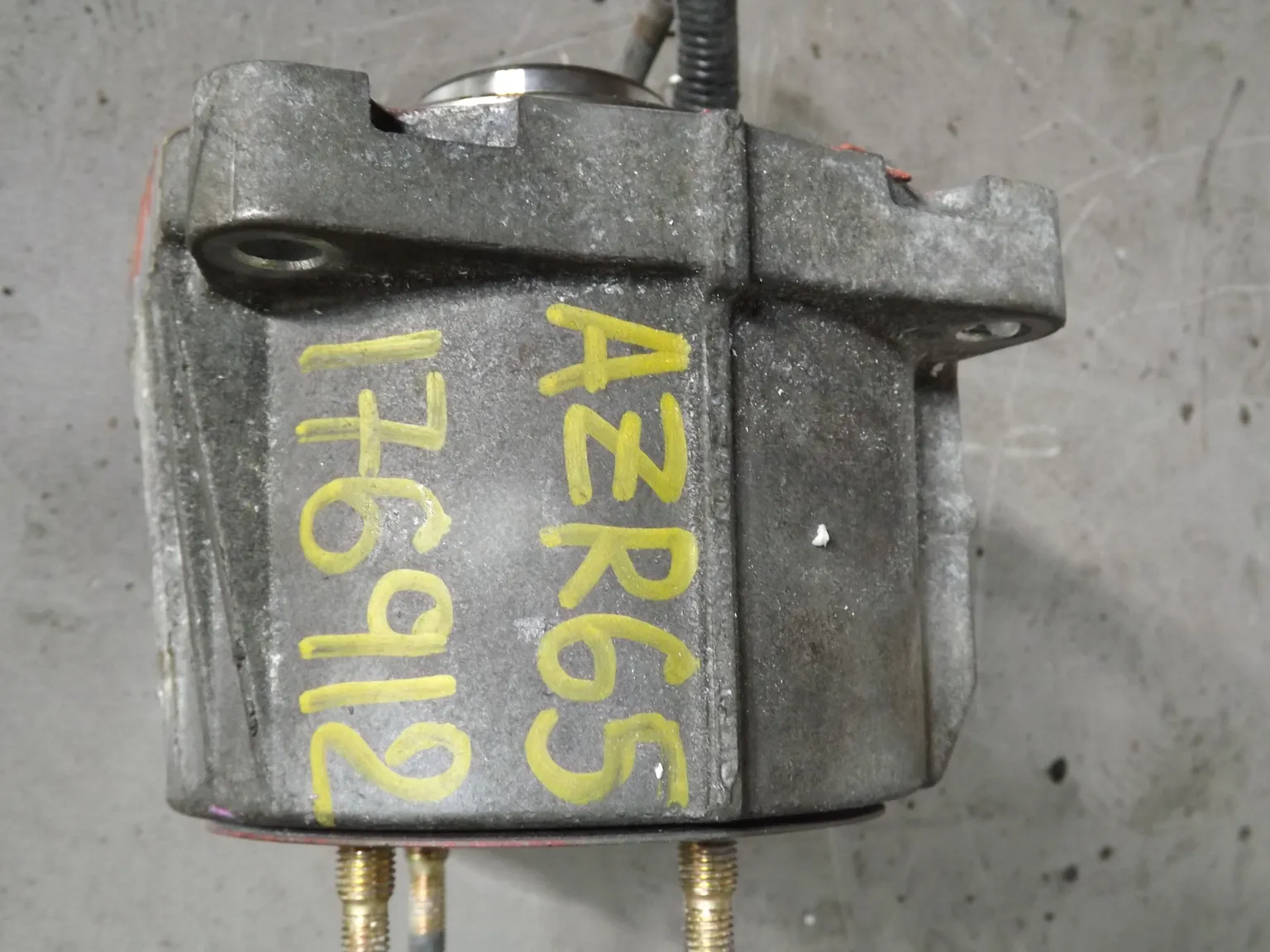 Муфта редуктора TOYOTA VOXY AZR65 Задн (Контрактный) 94603619