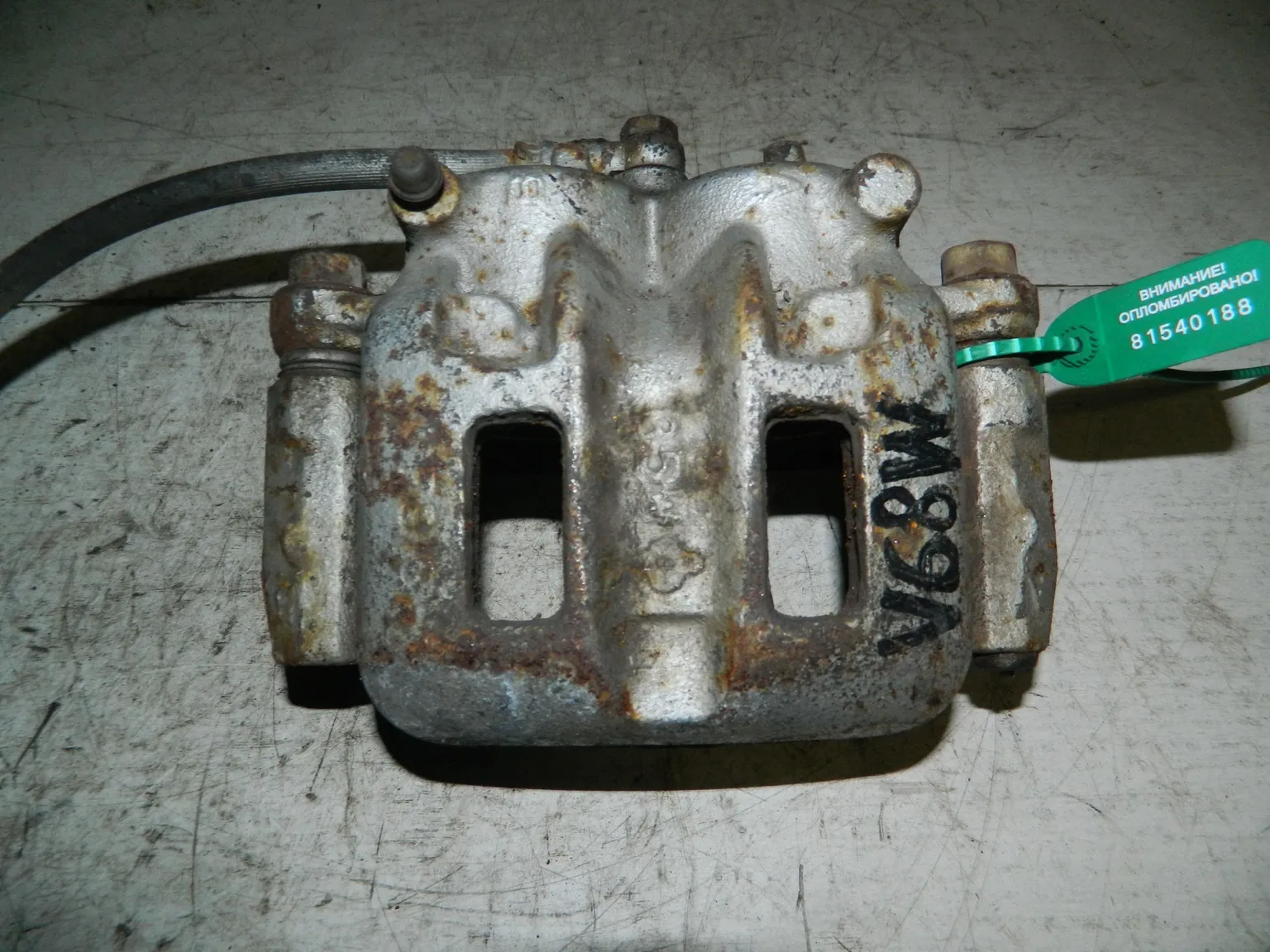 Суппорт MITSUBISHI PAJERO V68W Перед Лев (Контрактный) 81540188