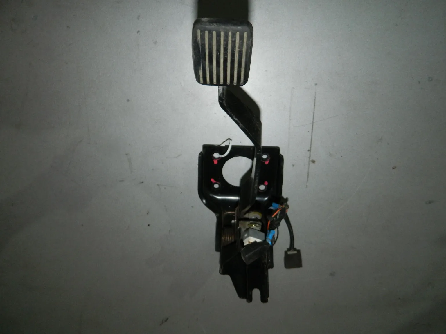 Педаль тормоза HYUNDAI ACCENT LC (Б/У) 35020092