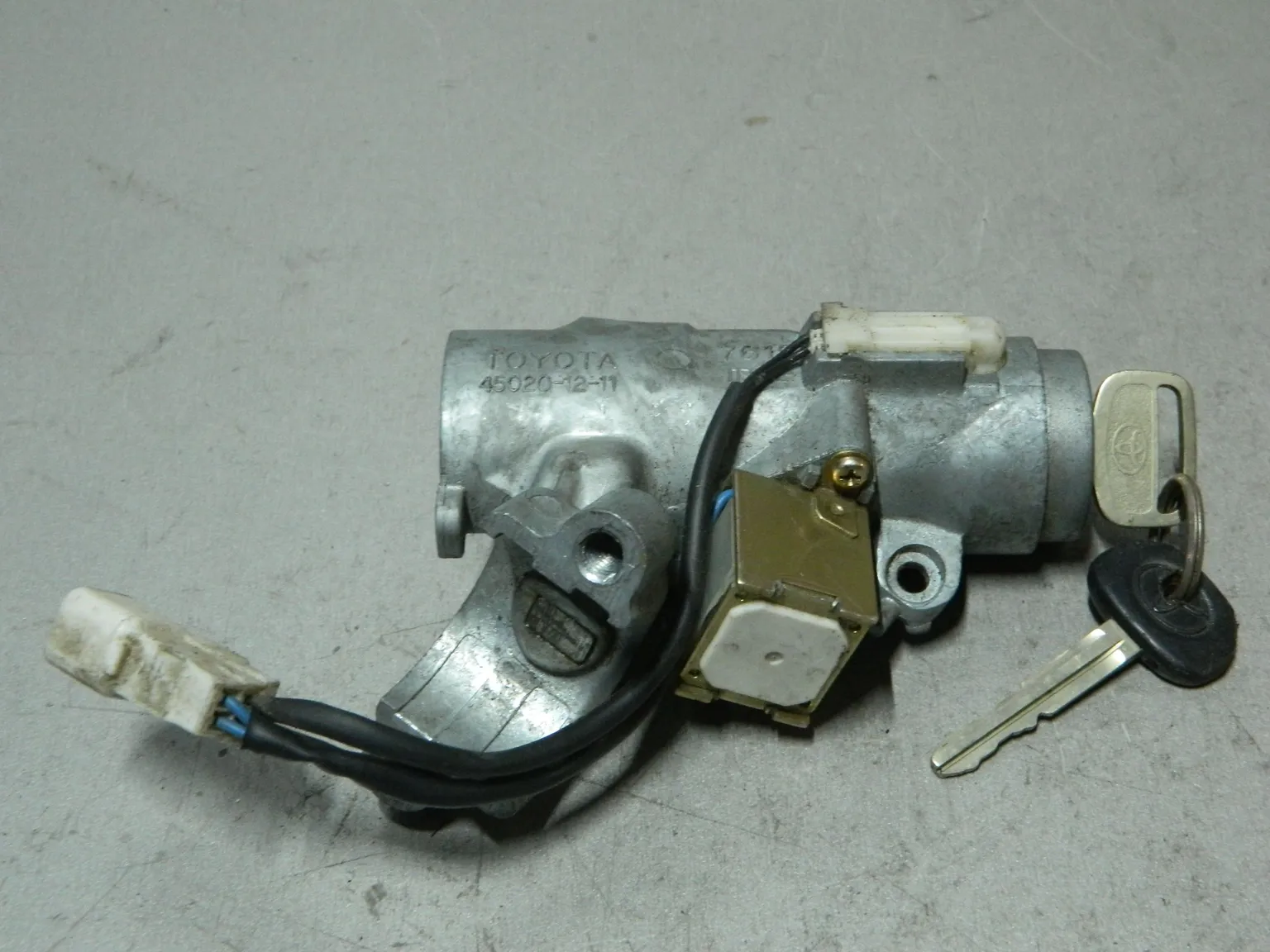 Замок зажигания TOYOTA COROLLA AE110 (Контрактный) 81532392