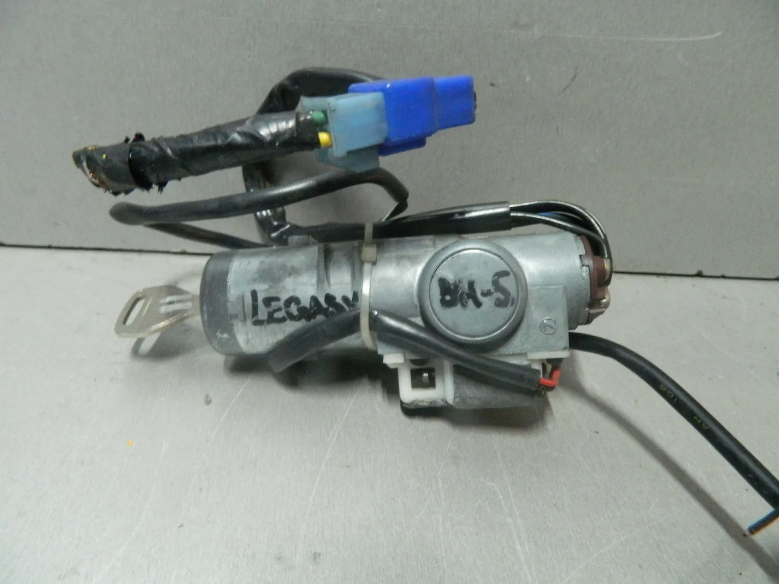 Замок зажигания SUBARU LEGACY BH5 (Контрактный) 81532251