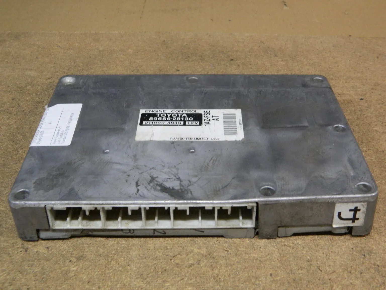 Блок управления ДВС TOYOTA VOXY 1AZFSE (Контрактный) 10090 8966628130