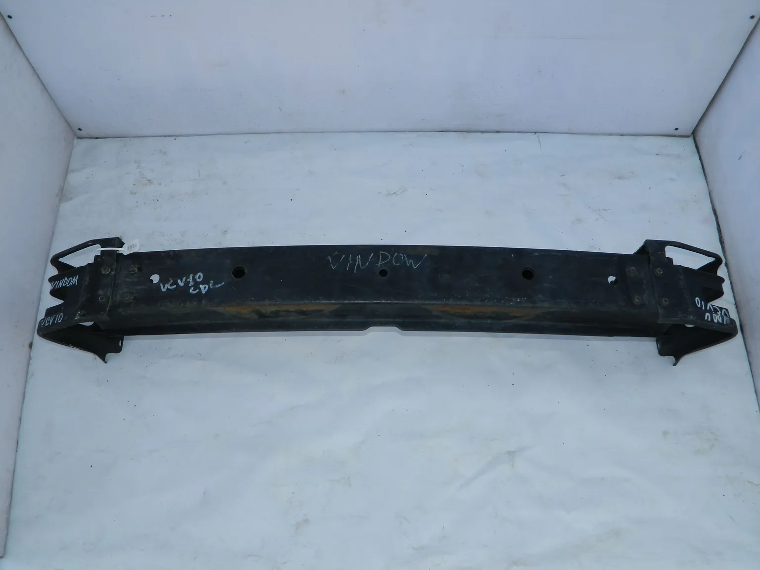 Усилитель бампера TOYOTA WINDOM VCV10 (Контрактный)