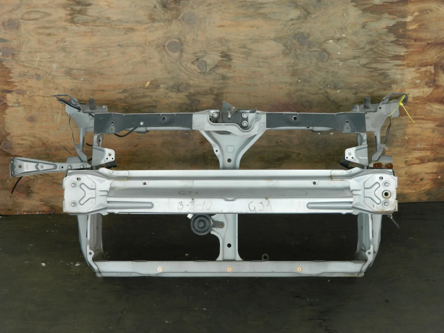 Рамка радиатора HONDA AIRWAVE GJ1 (Контрактный) 94584325