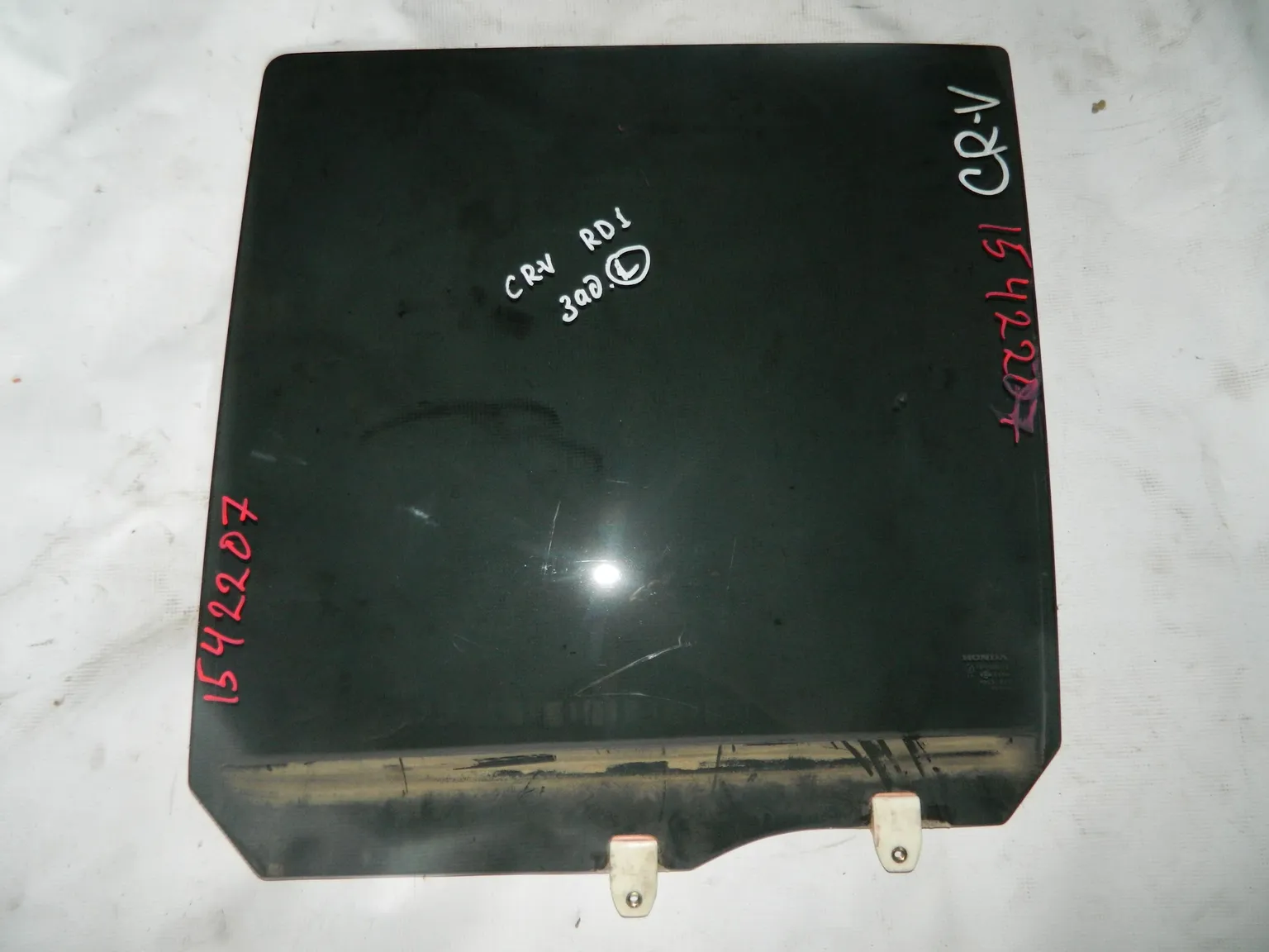 Стекло двери HONDA CR-V RD1 Задн. Лев (Контрактный) 1542207