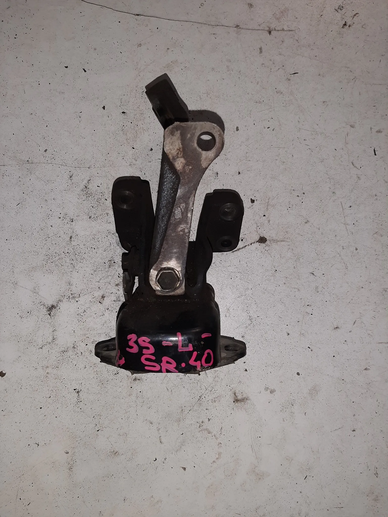 Подушка двигателя TOYOTA 1236174480 K1 TOYOTA LITE ACE NOAH SR40 3SFE Перед (Контрактный)