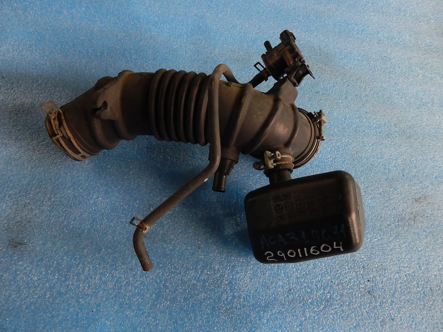 Гофра воздушного фильтра TOYOTA RAV4 ACA31 (Контрактный) 29011604