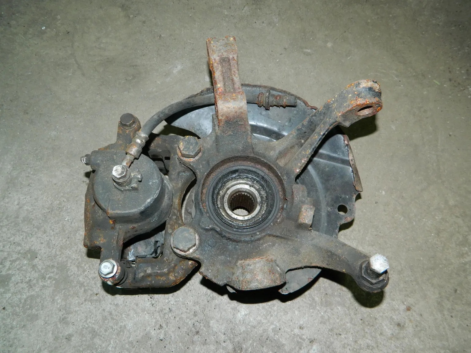 Ступица NISSAN AVENIR W11 Перед Прав (Контрактный) 79586665