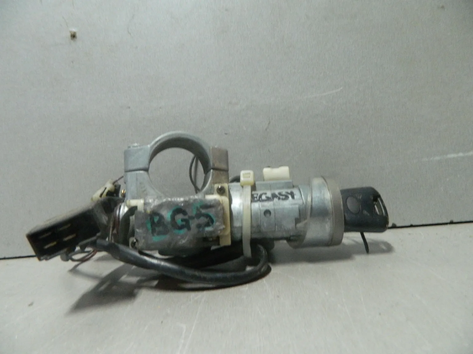 Замок зажигания SUBARU LEGACY BG5 (Контрактный) 81532262