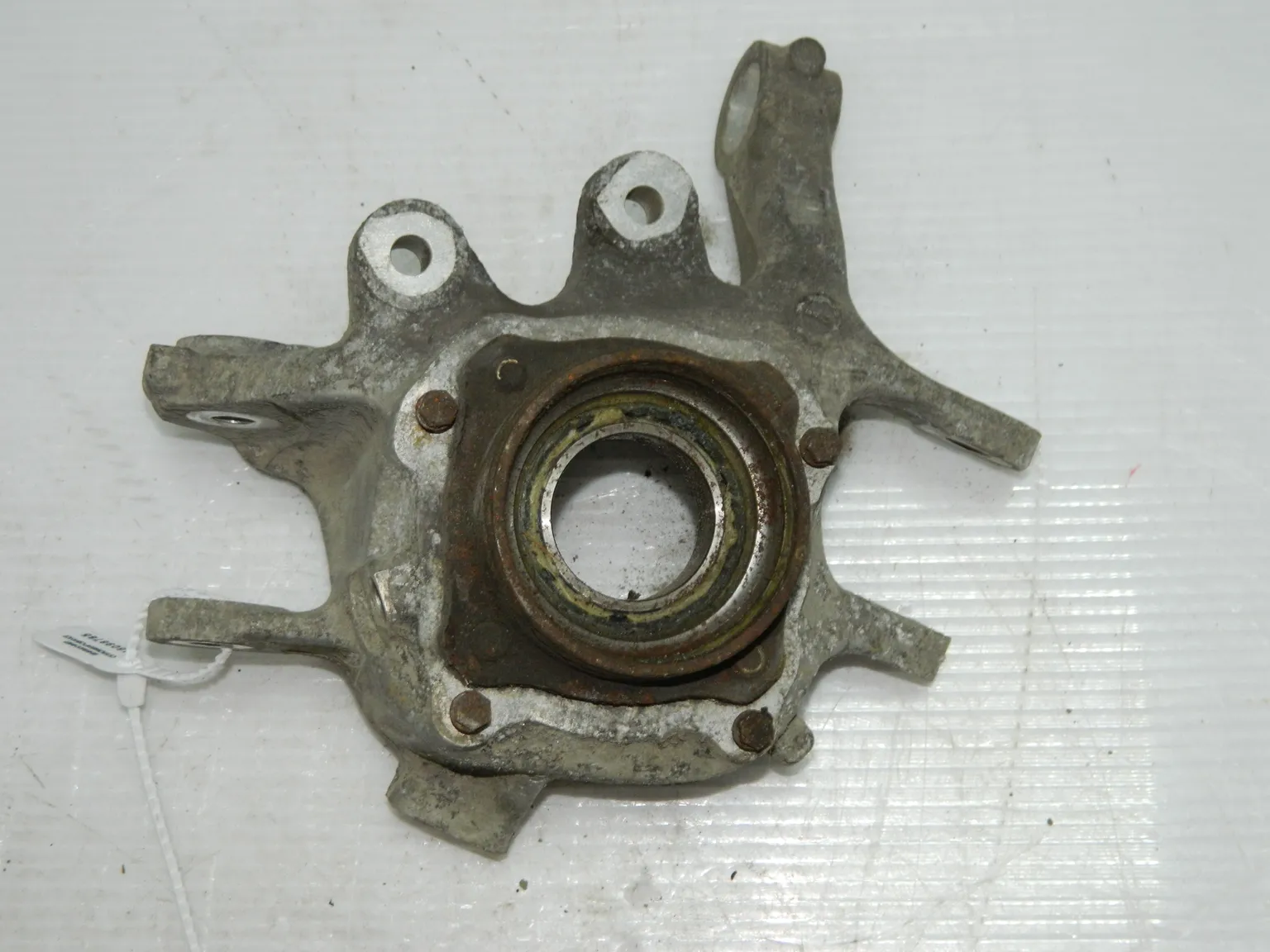 Кулак поворотный BMW 5 Зад Лев 46098785 Б/У