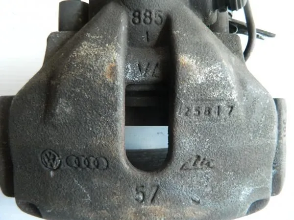 Суппорт AUDI A4 8E2 Перед Прав (Контрактный) 8E0615124A