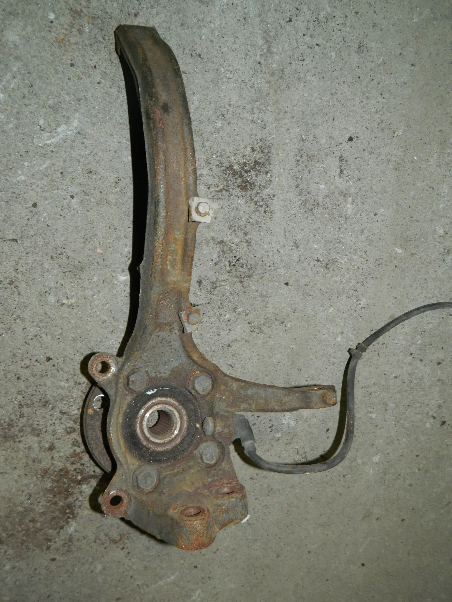 Кулак поворотный MITSUBISHI GALANT EA1A Перед Прав (Контрактный) 79591170