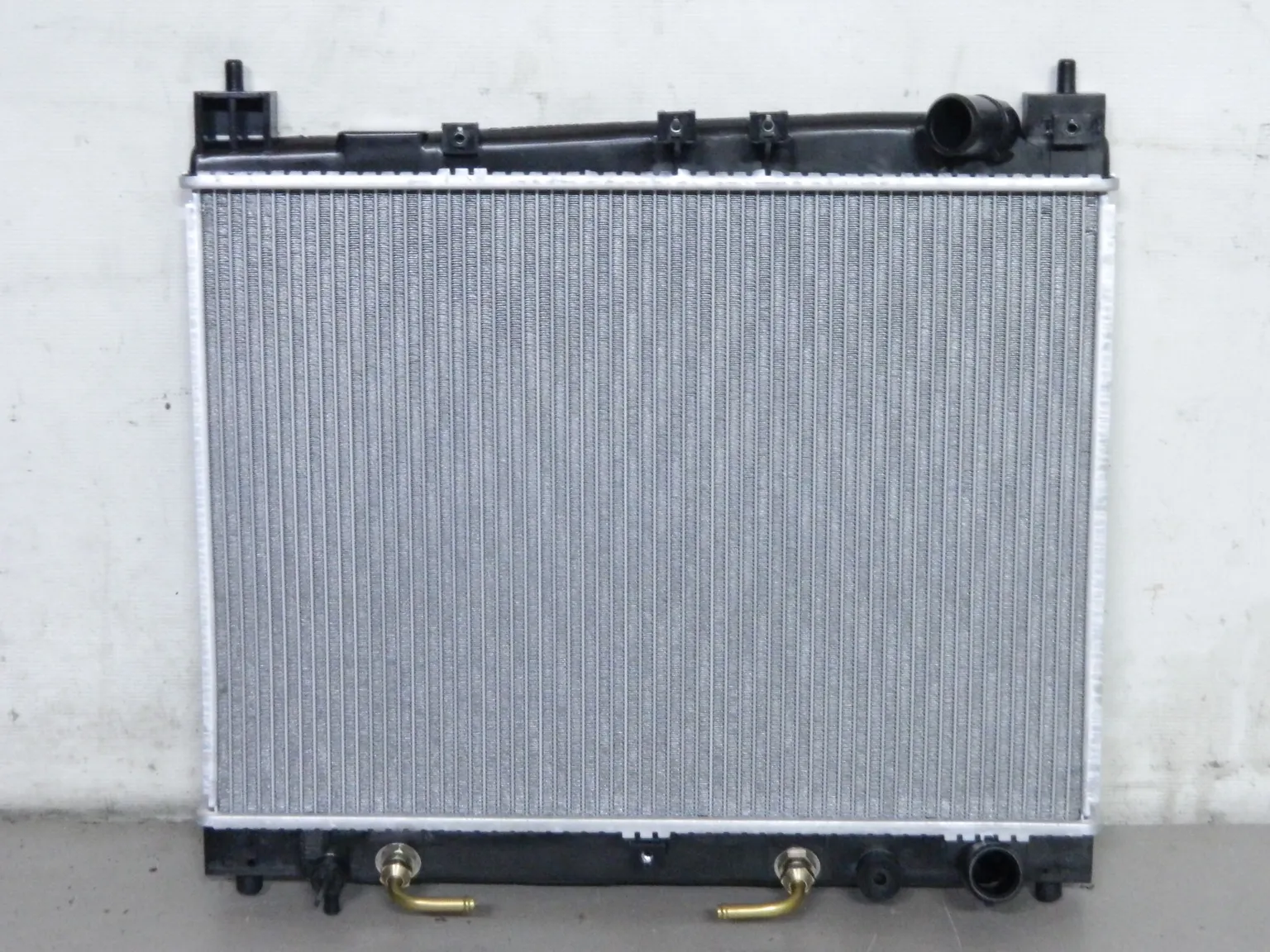 Радиатор охлаждения GENERAL PARTS 1640021090 NCP1#/2#/3#/5#/6#  1NZFE, 2NZFE, 1NZFNE (PA16)