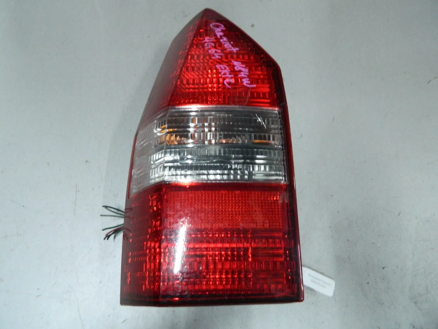 Фонарь MITSUBISHI CHARIOT N84W Зад Лев (Контрактный) 68000329