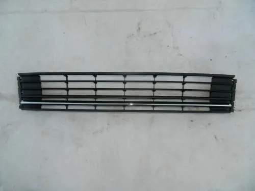 Решетка бампера SAILING VWL05B011700 Центр/Черн POLO 15-