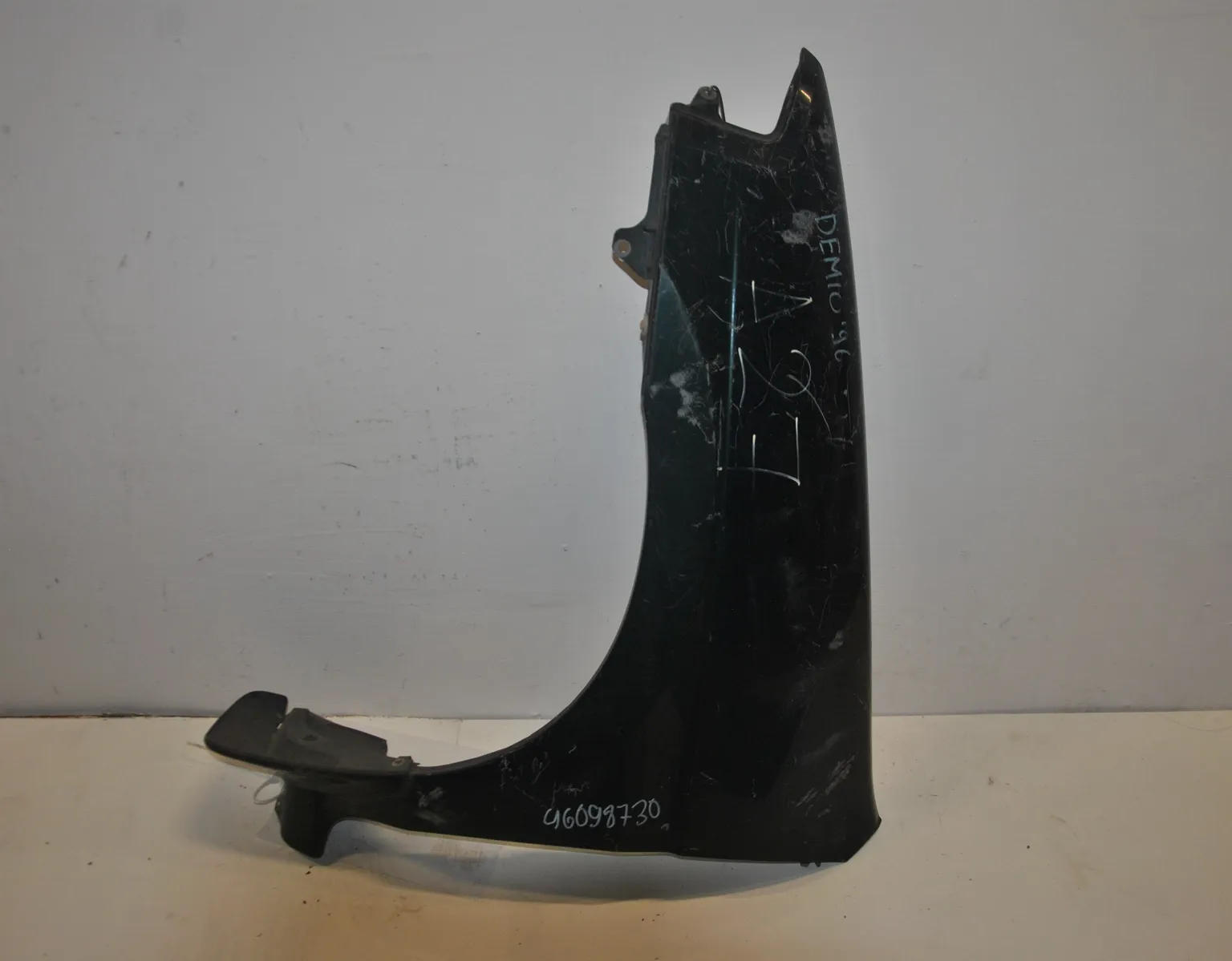 Крыло MAZDA DEMIO DW3W Перед Лев (Контрактный) 46098730