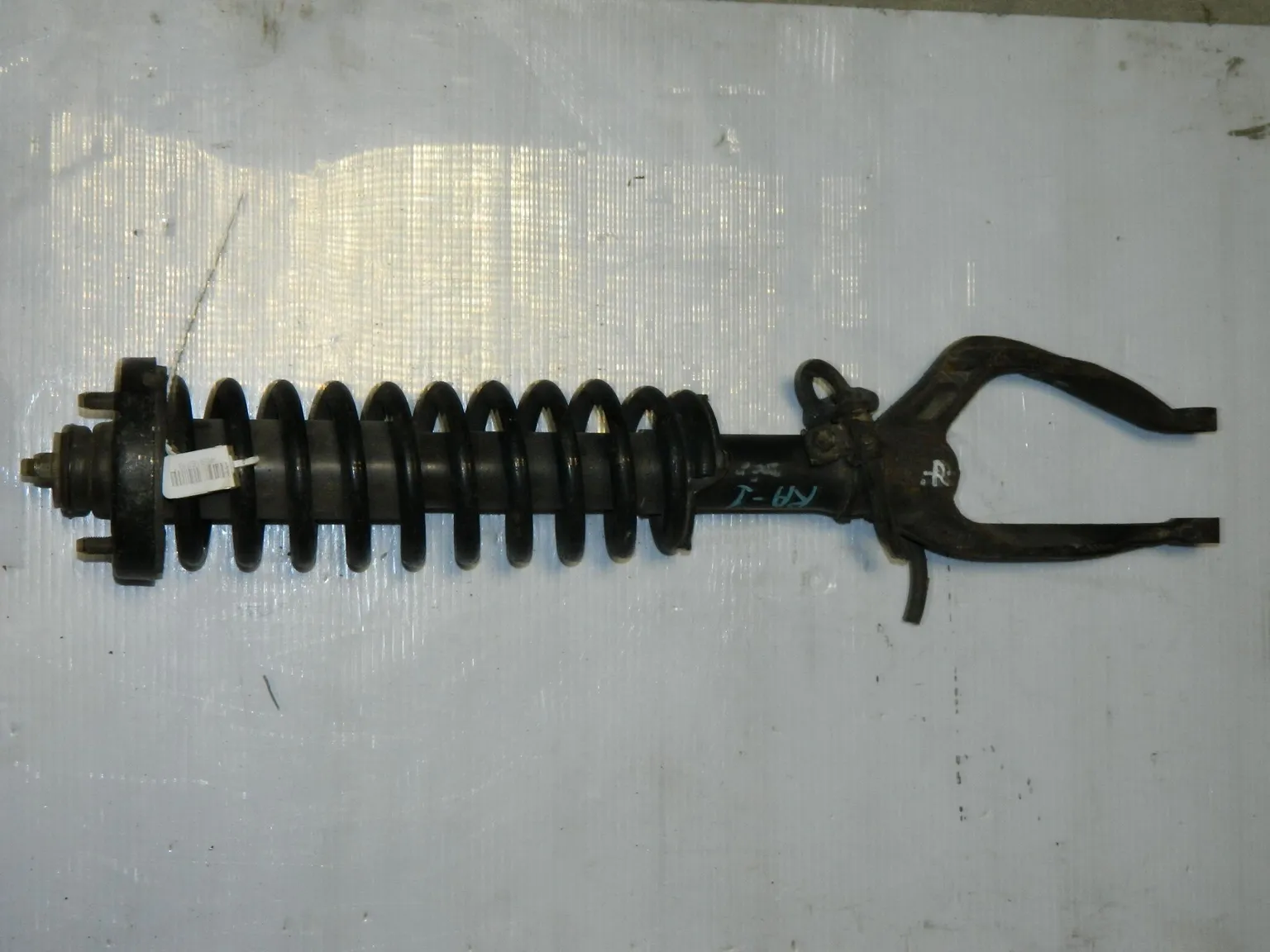 Стойка подвески HONDA ODYSSEY RA1 Перед Прав (Контрактный)