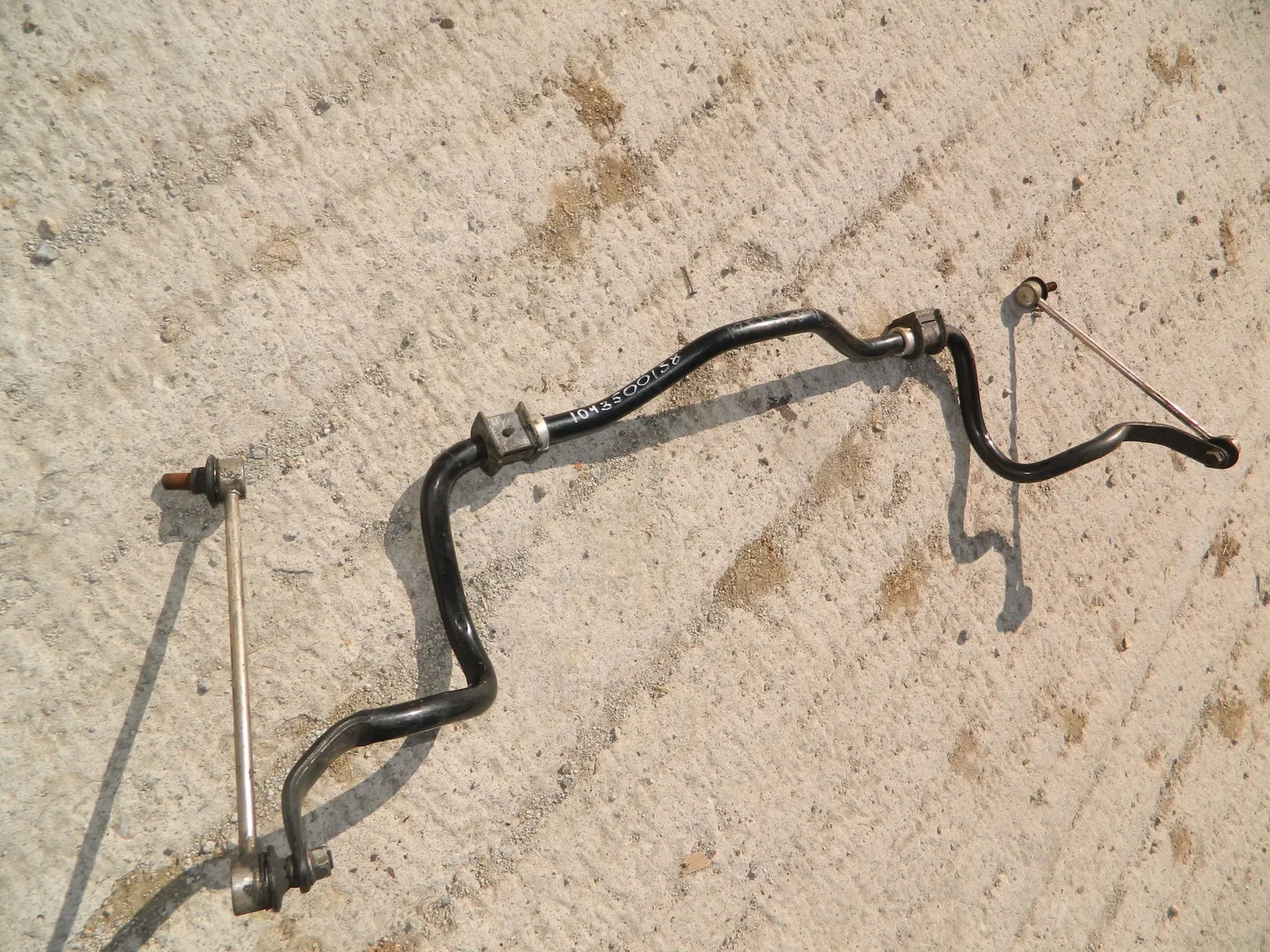 Стабилизатор TOYOTA AVENSIS AZT251 Перед (Контрактный) 1043500138